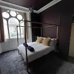 Luxury 2 Bedroom Clifton Duplex דירה *